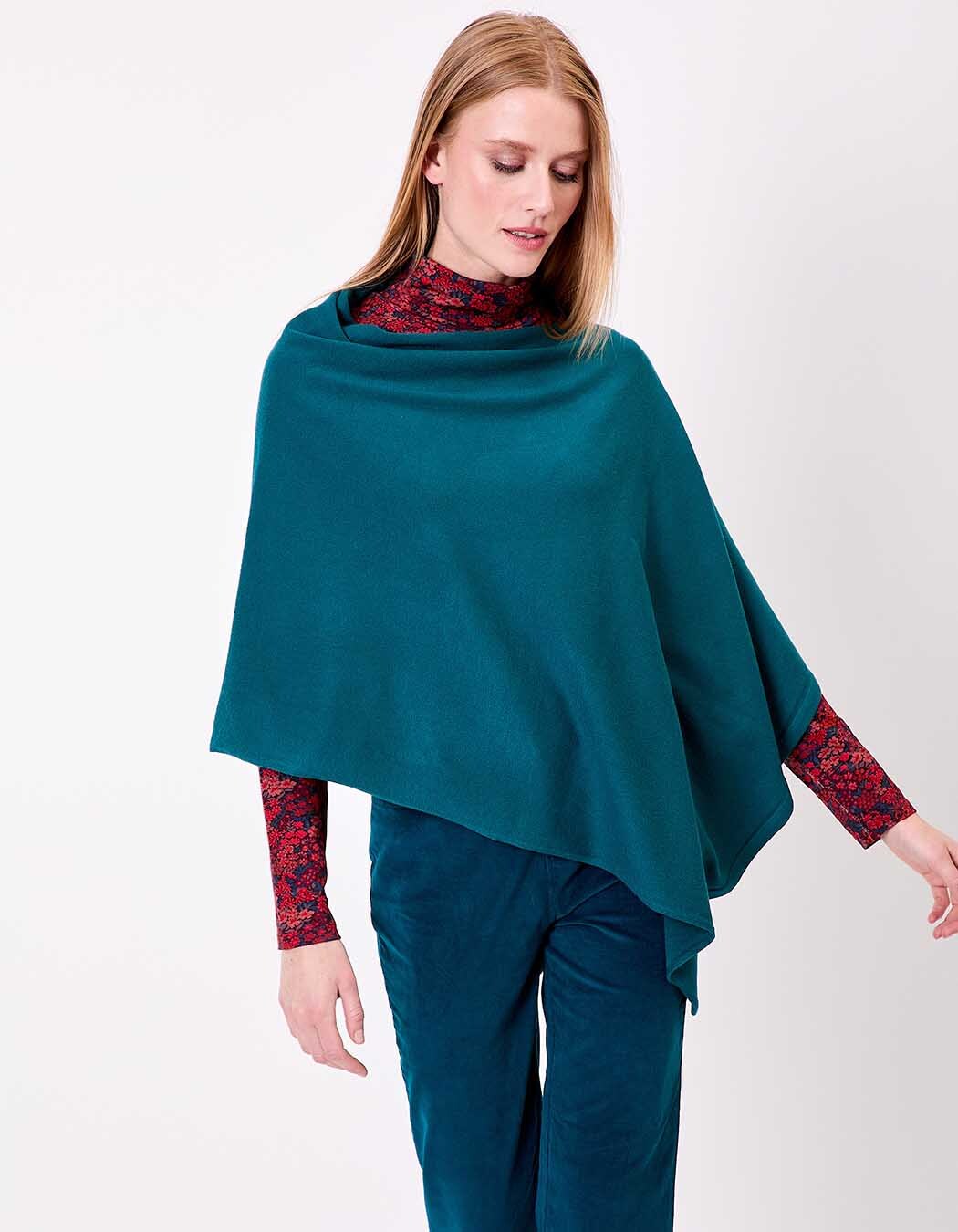 Women's knit poncho femme La Fiancée