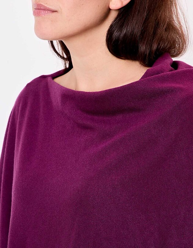 Womens knit poncho femme La Fianc&eacute;e