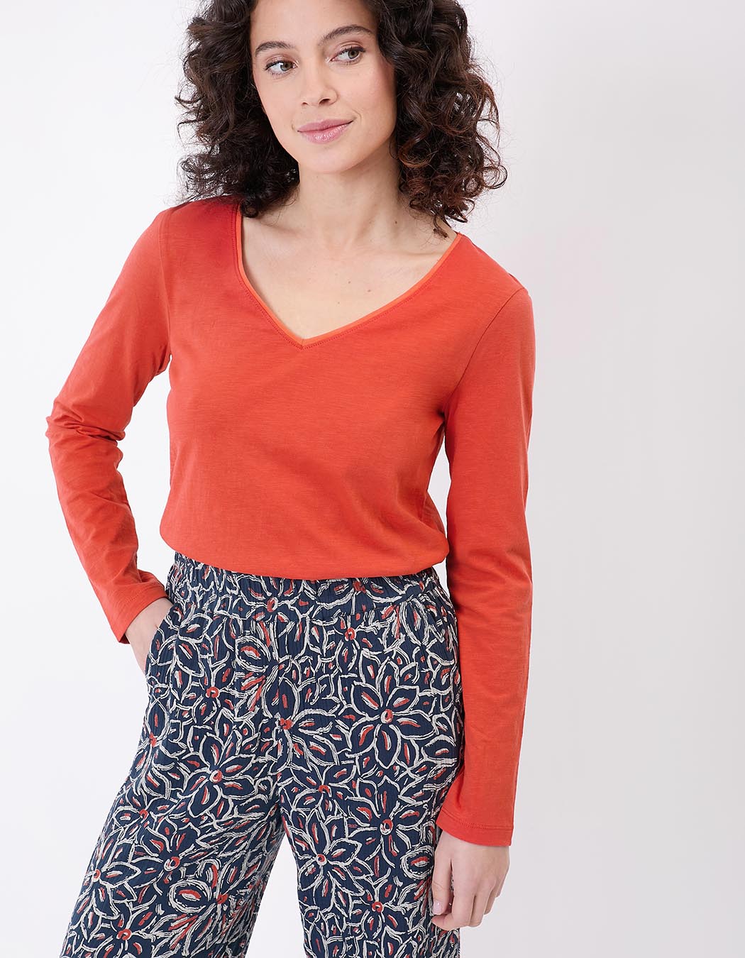 Plain organic cotton V-neck T-shirt femme La Fiancée