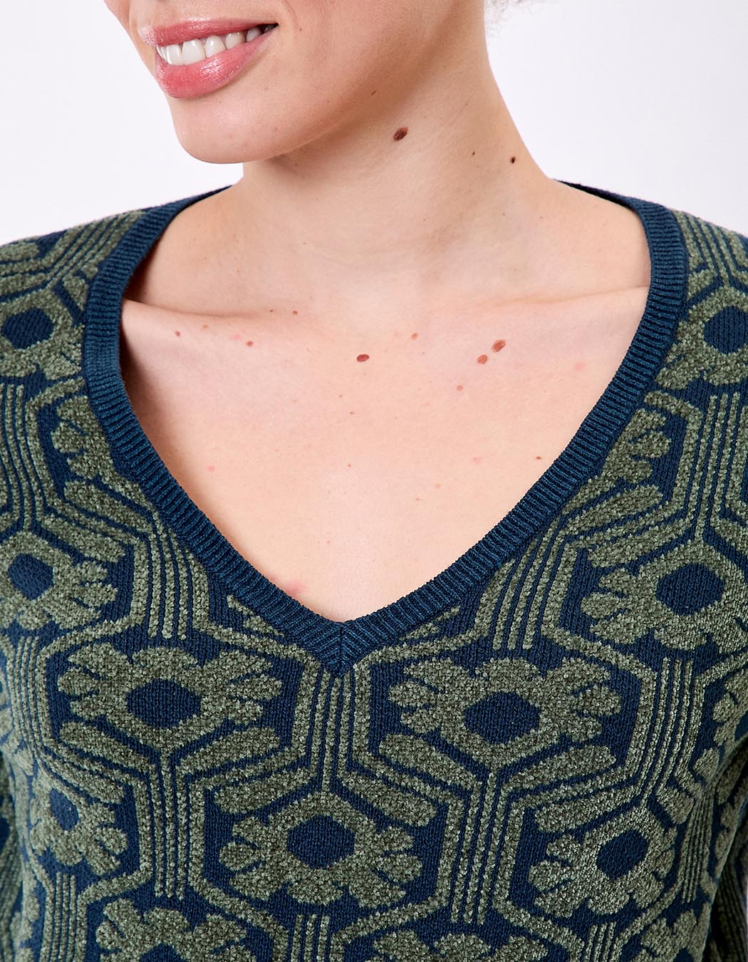 Jacquard knit V-neck sweater femme Princesse Nomade