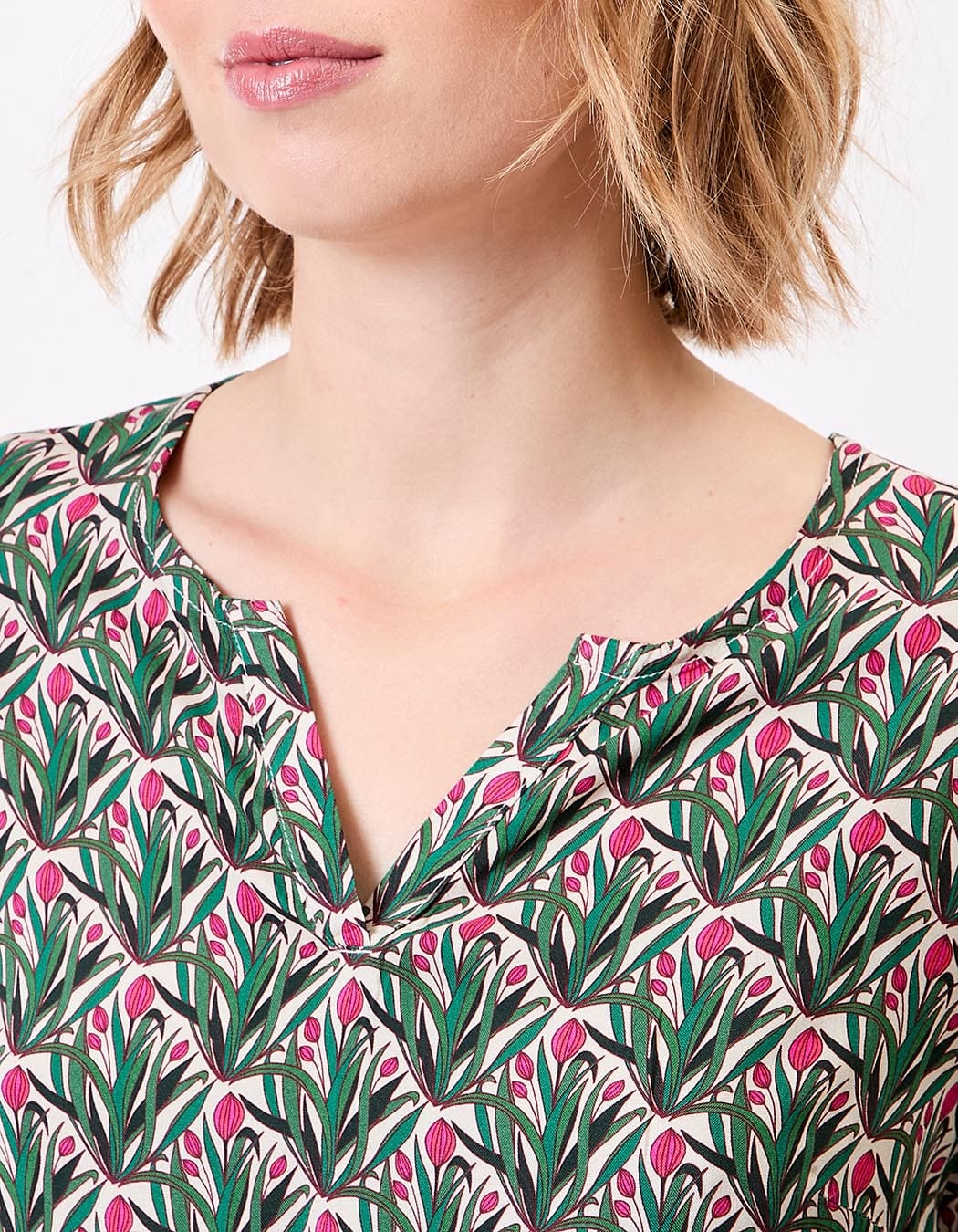 Flowy Tunisian collar blouse femme La Fiancée