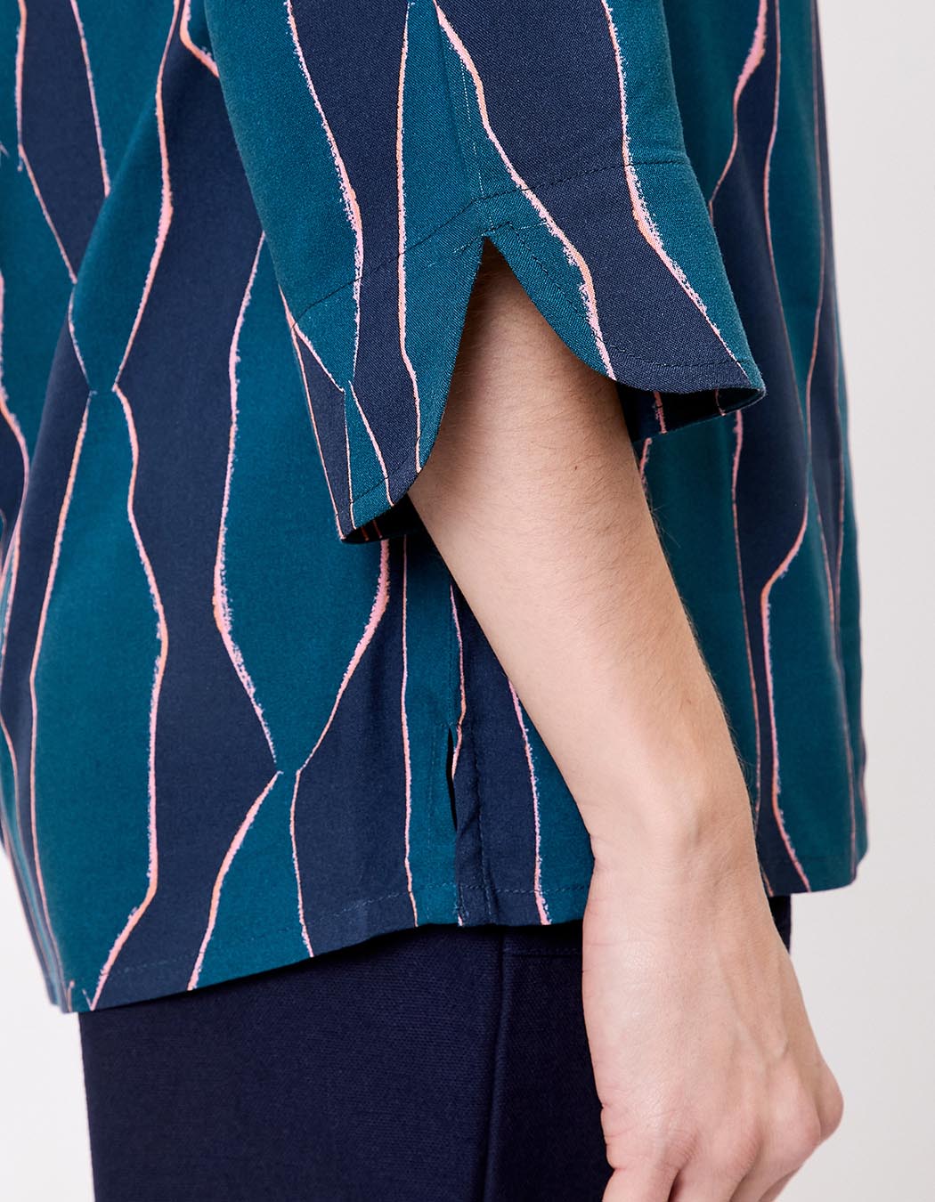 Flowy Tunisian collar blouse femme La Fianc&eacute;e