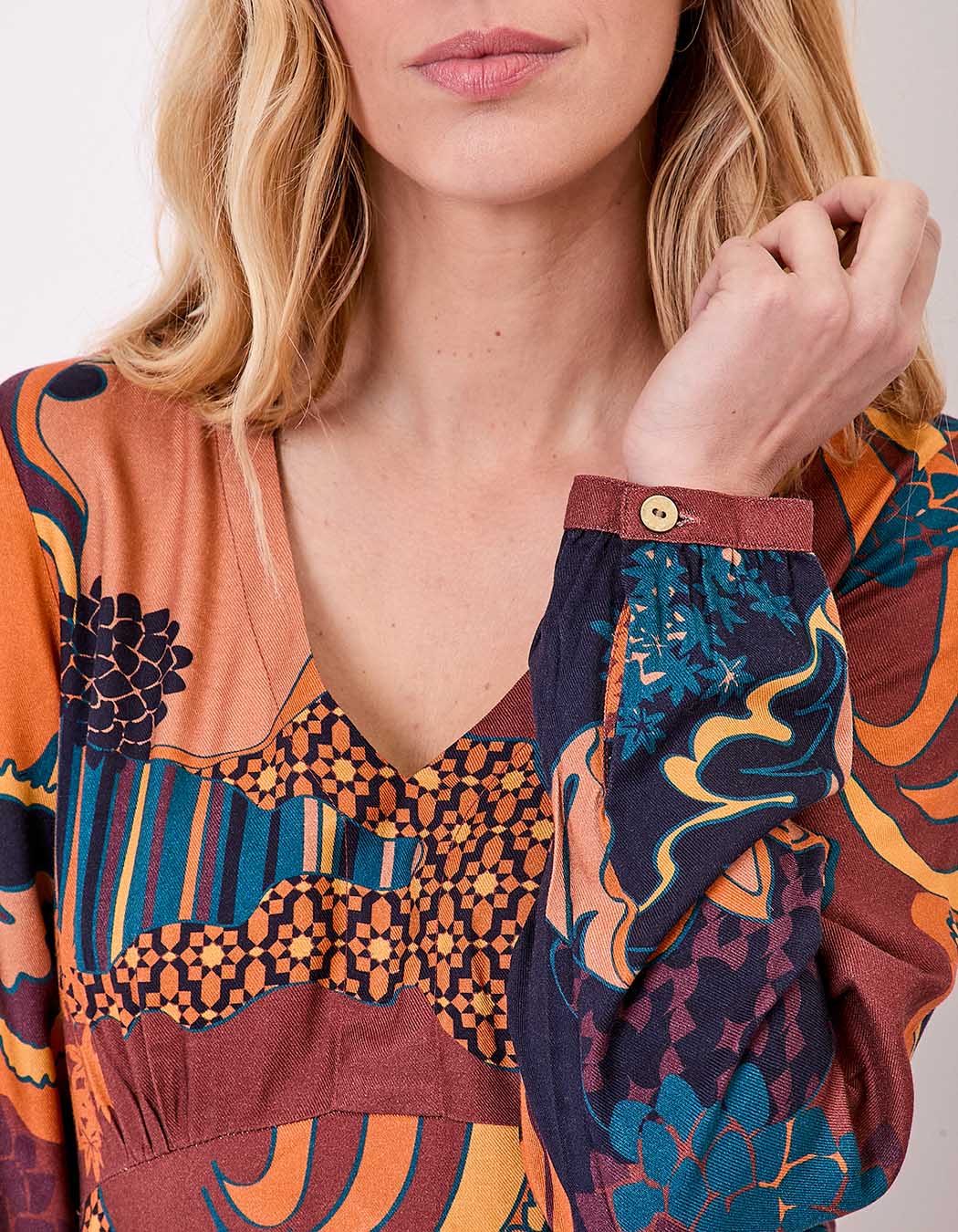 Flowy V-neck midi dress femme La Fiancée