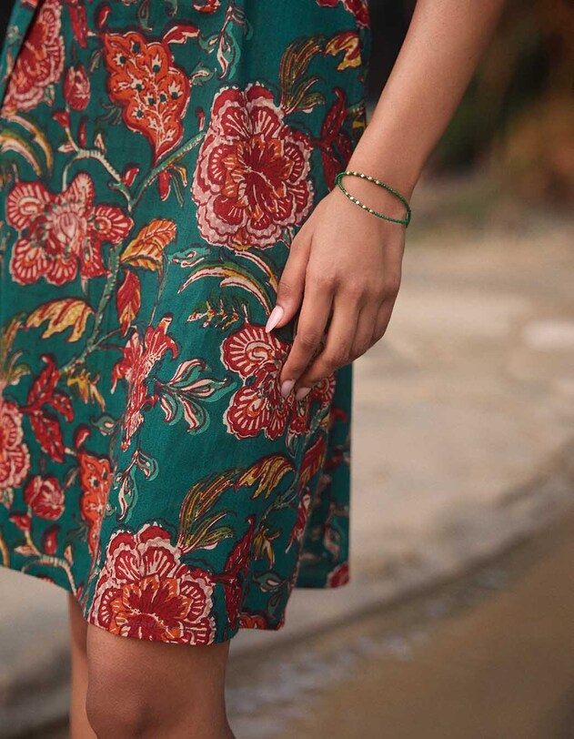 Sleeveless flowing dress with belt femme La Fianc&eacute;e
